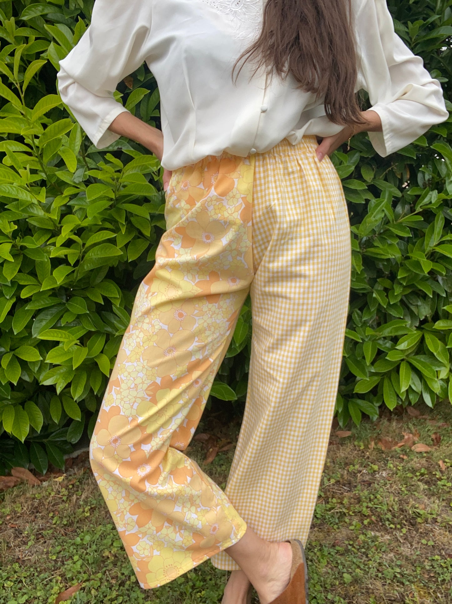 Pantalon vichy jaune et fleuri