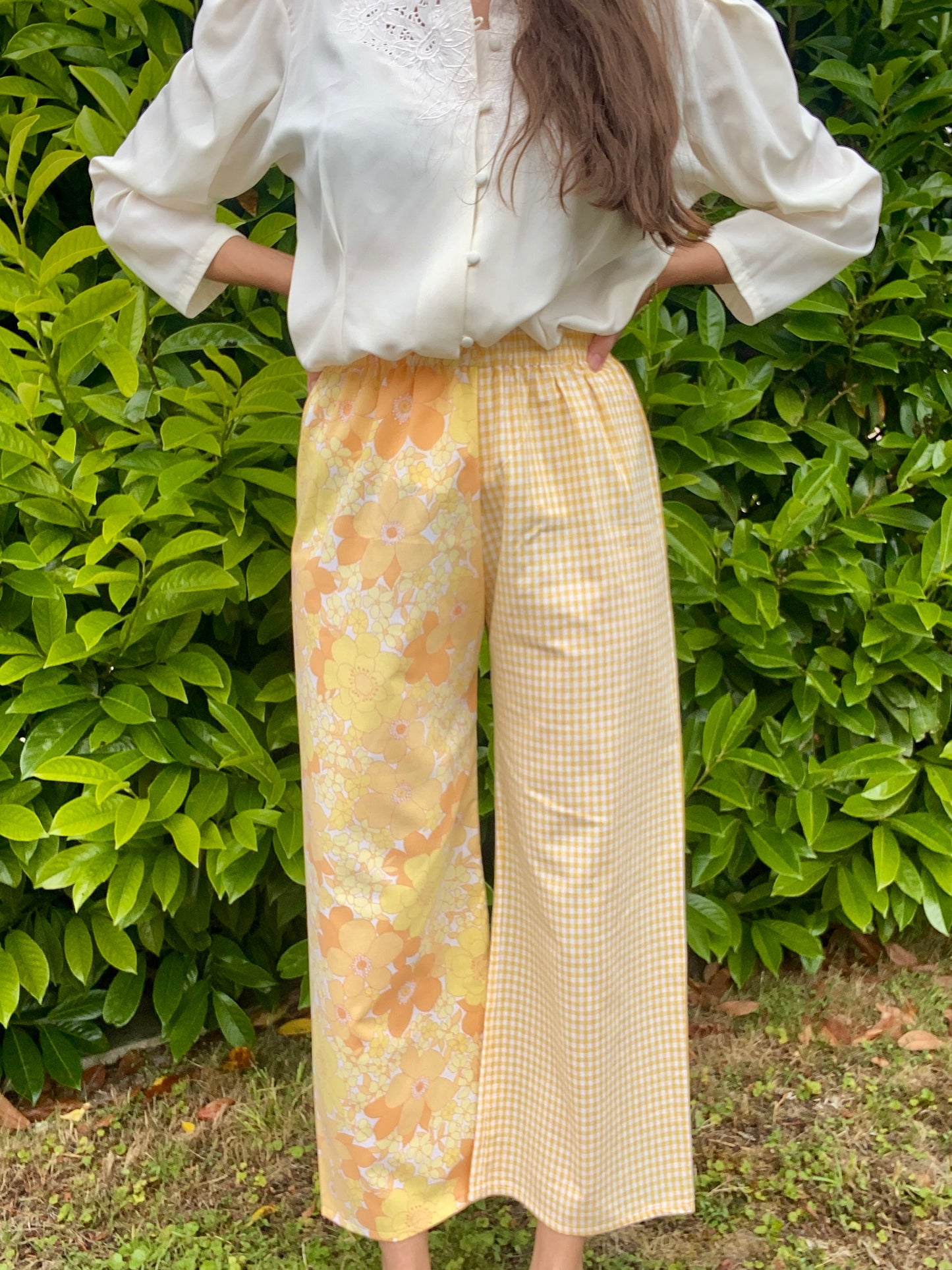 Pantalon vichy jaune et fleuri