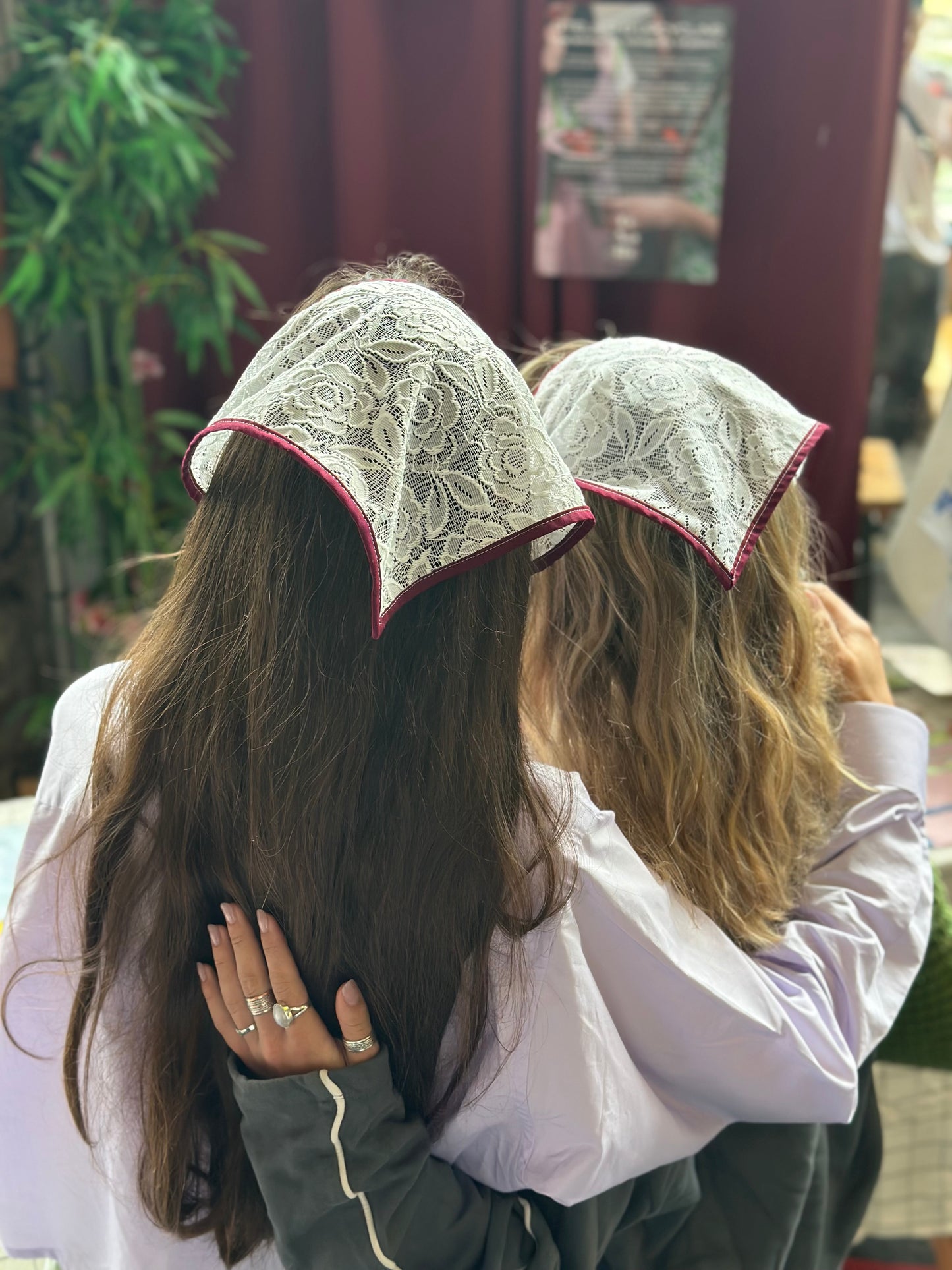 Bandana en dentelle ajourée pour les cheveux