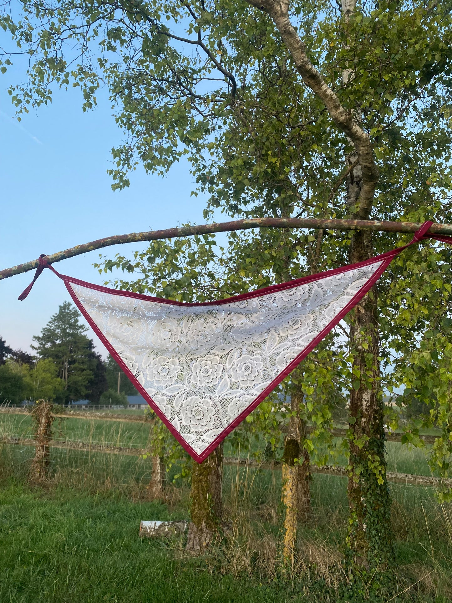 Bandana en dentelle ajourée pour les cheveux