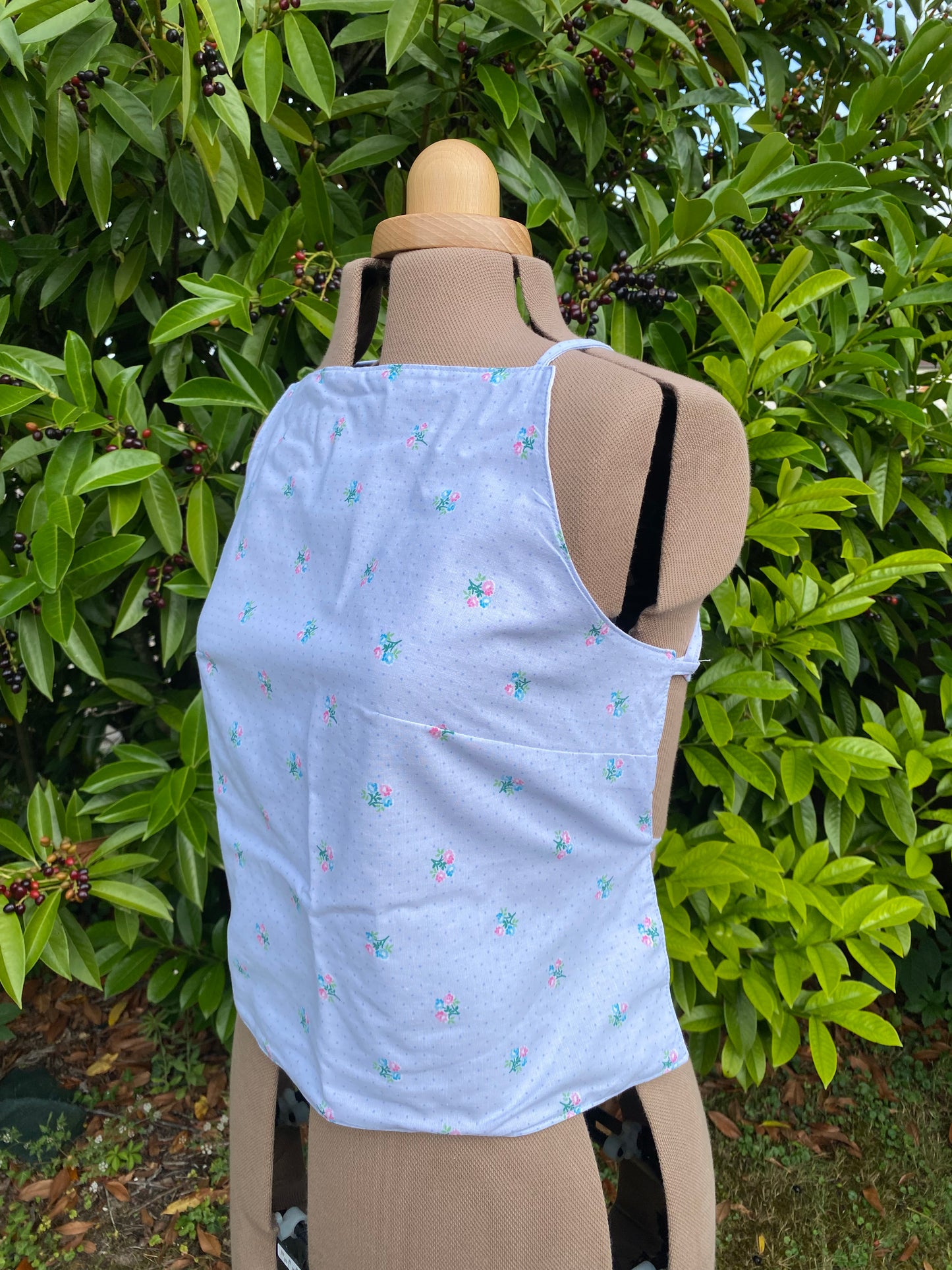 Top dos nu bleu fleuri