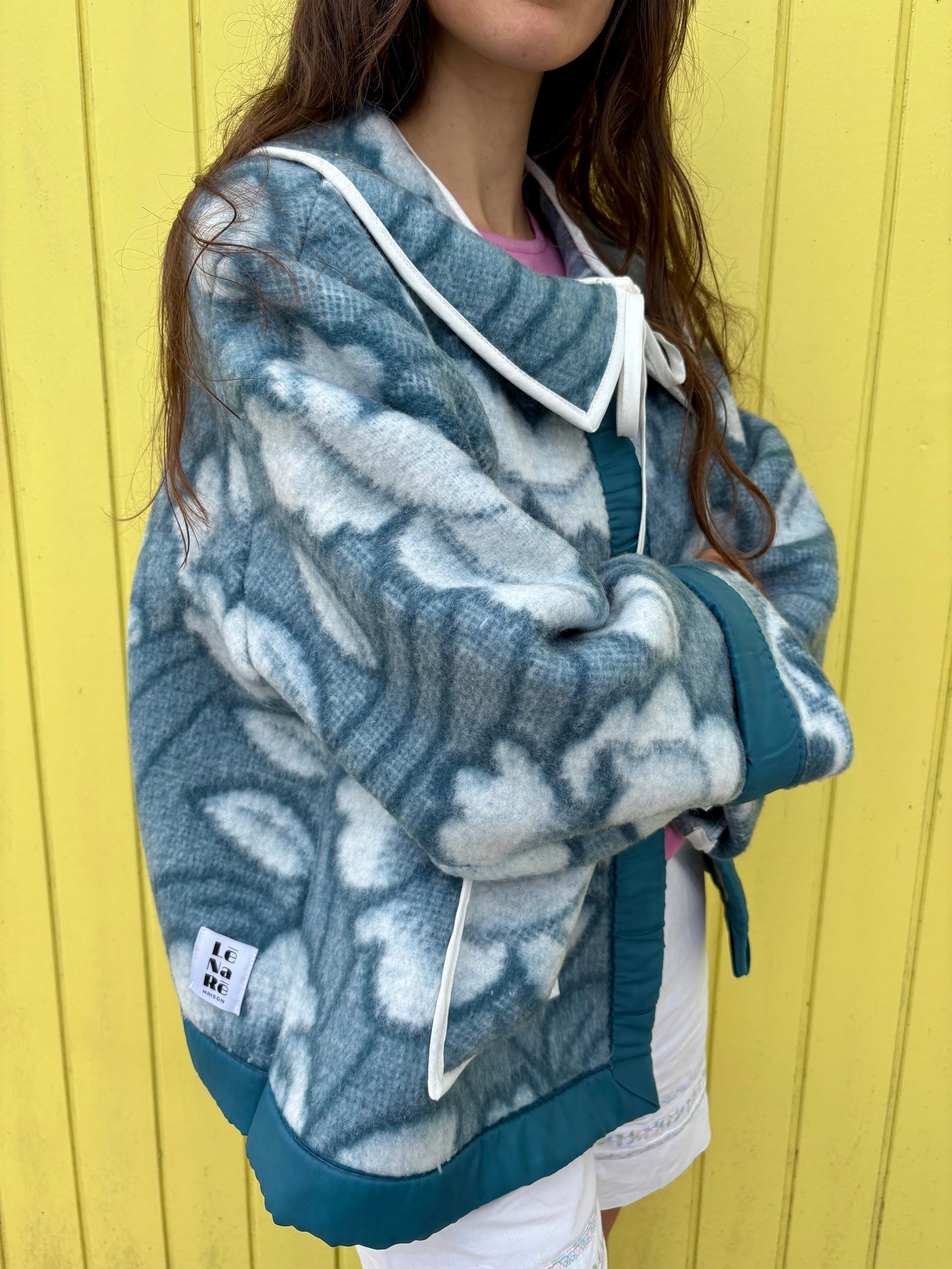 Veste à fleurs upcyclée