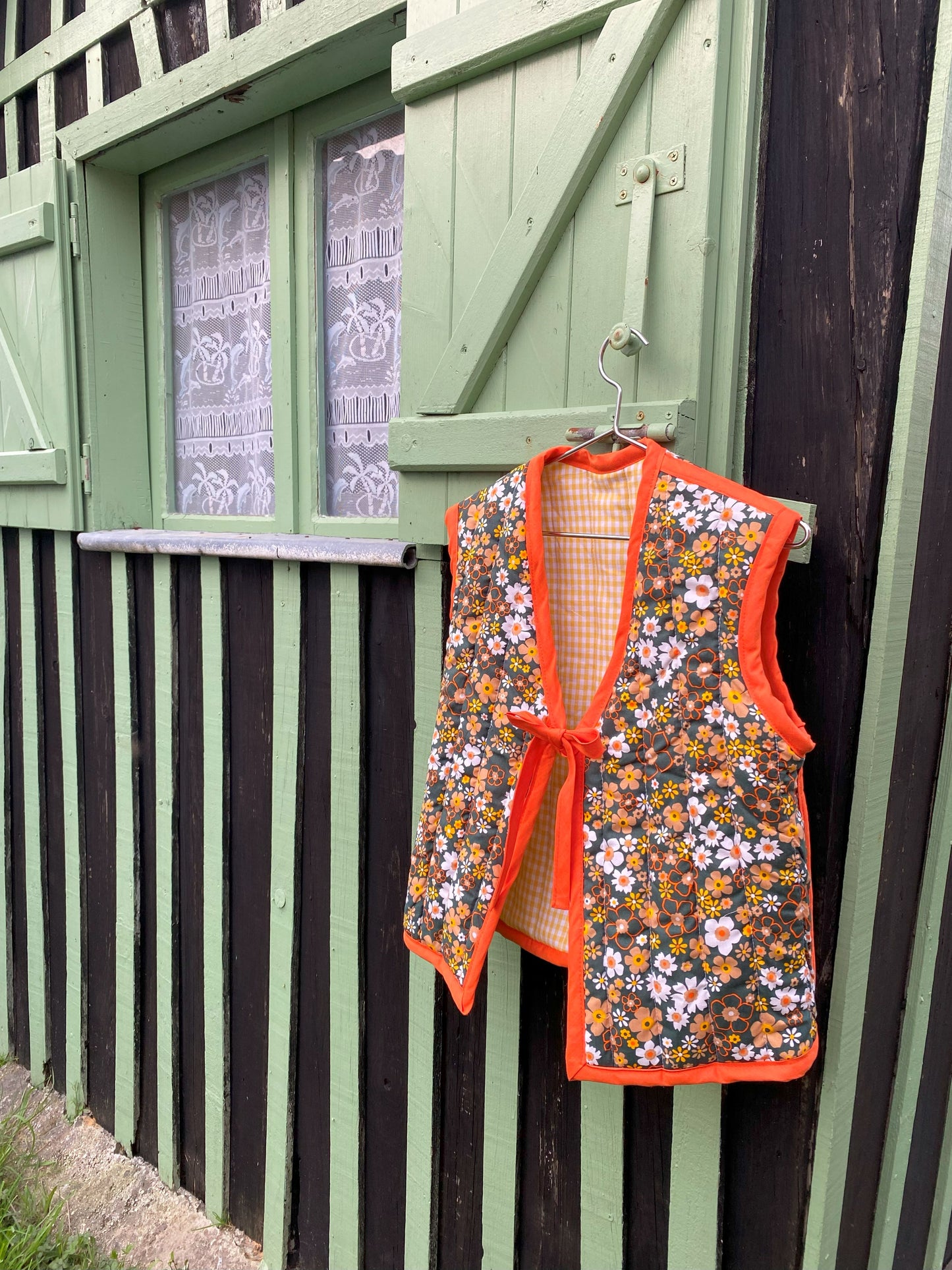 Veste sans manches fleurie/vichy