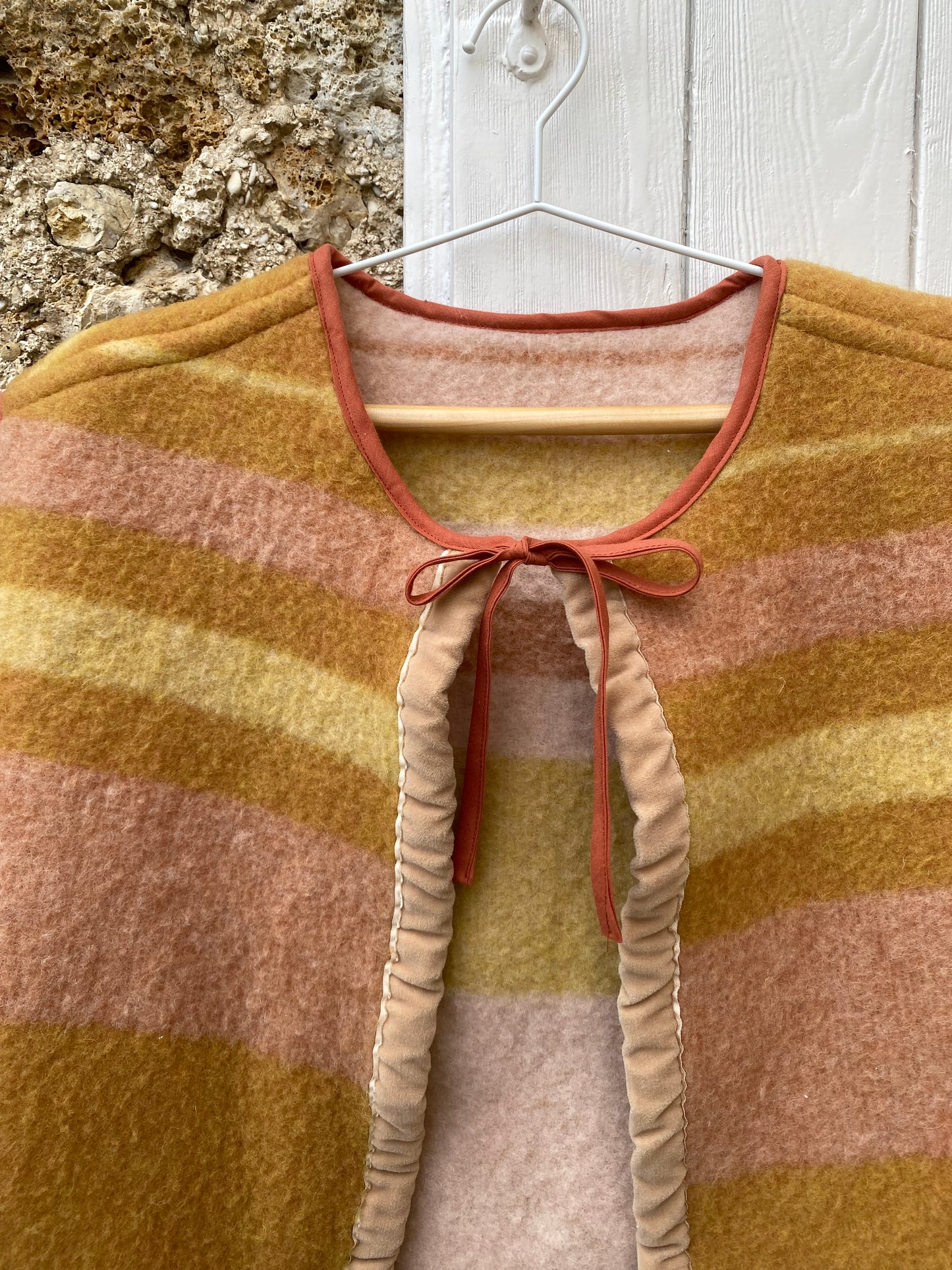 Veste sans manches Aurore à nouer