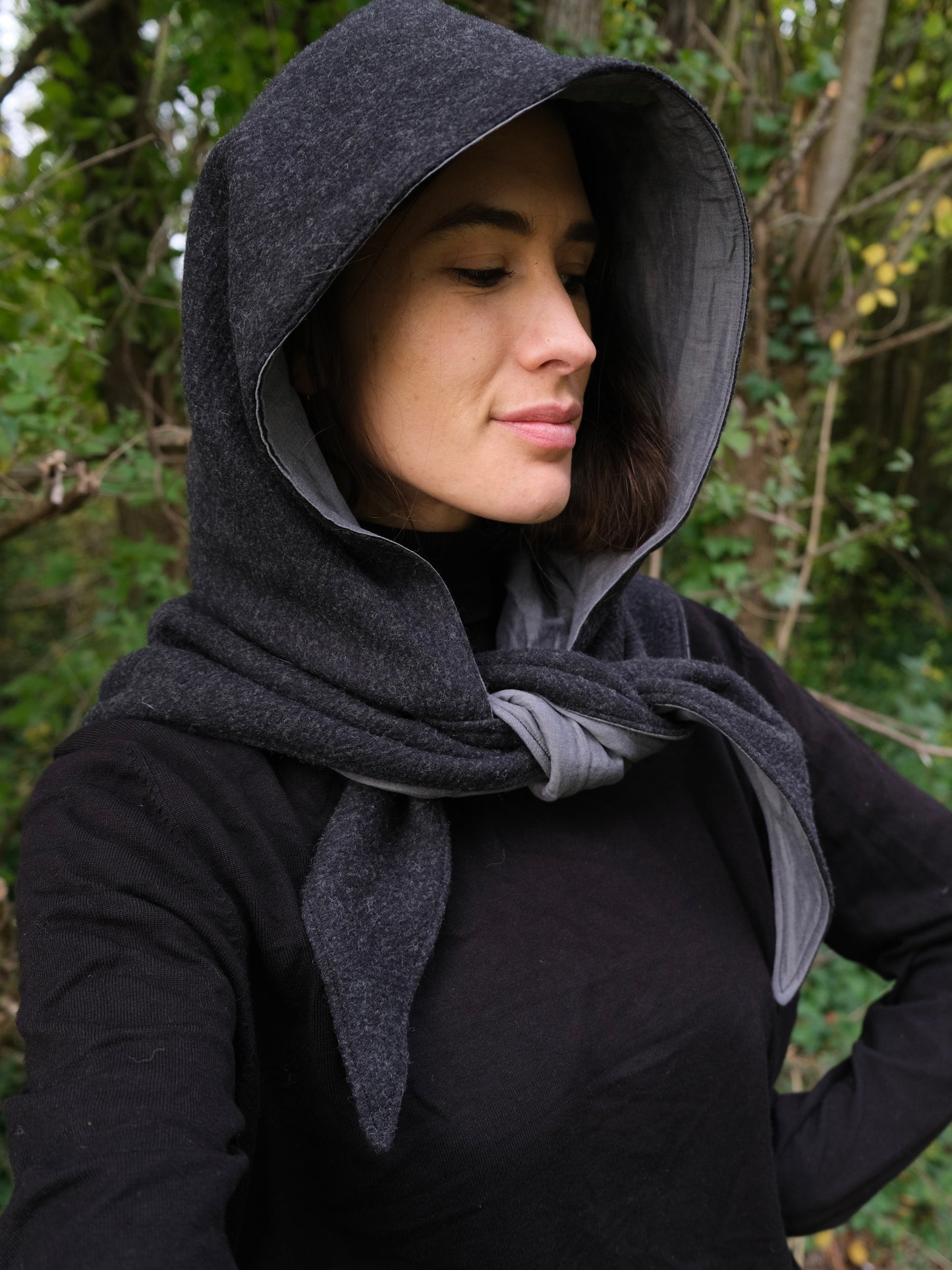 Chaperon noir et gris