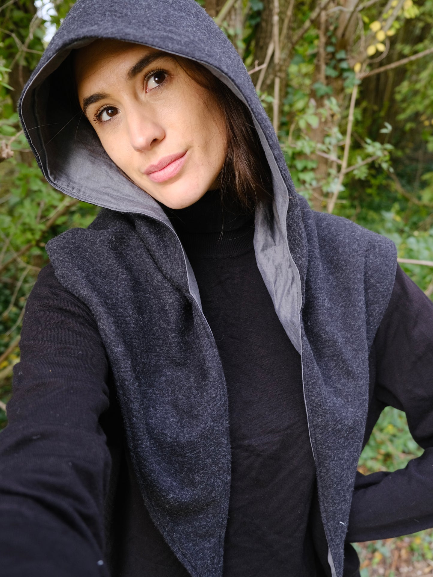 Chaperon noir et gris